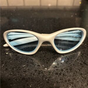 Vintage Oakley Minute Sunglasses in Ice Blue